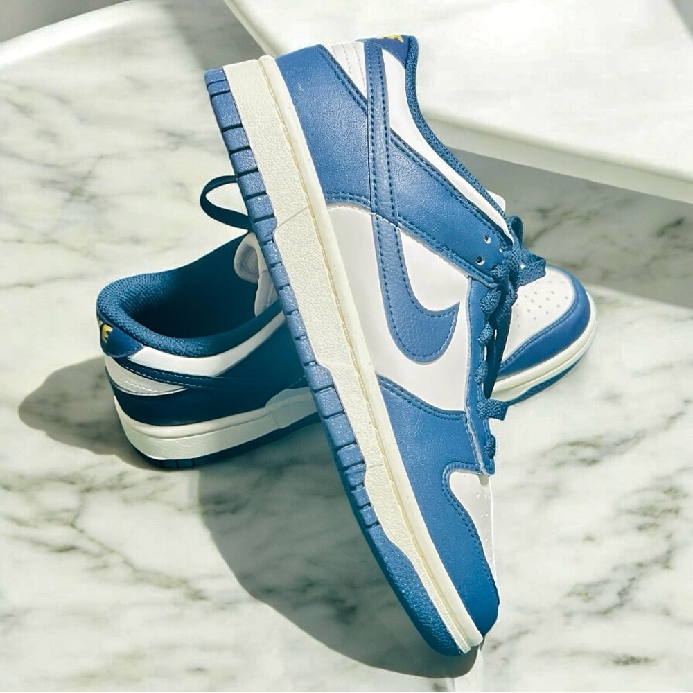Nike Dunk Low - Navy Blue & White | Stylish & Sustainable
Without box
